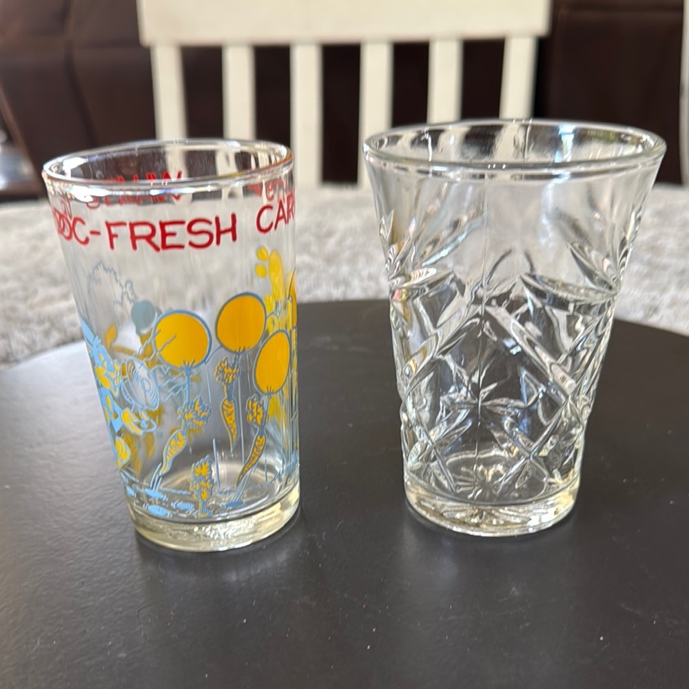 Vintage 1974 Warner Bros. Welchs‎ Jelly Juice Glass featuring Bugs Bunny Cartoon